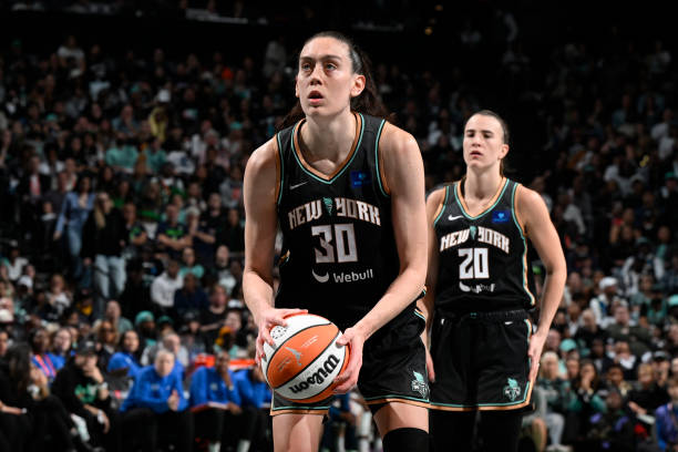 Breanna Stewart Bio